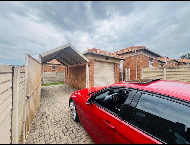 3 BEDROOM HOUSE FOR SALE IN OLIEVENHOUTBOSCH